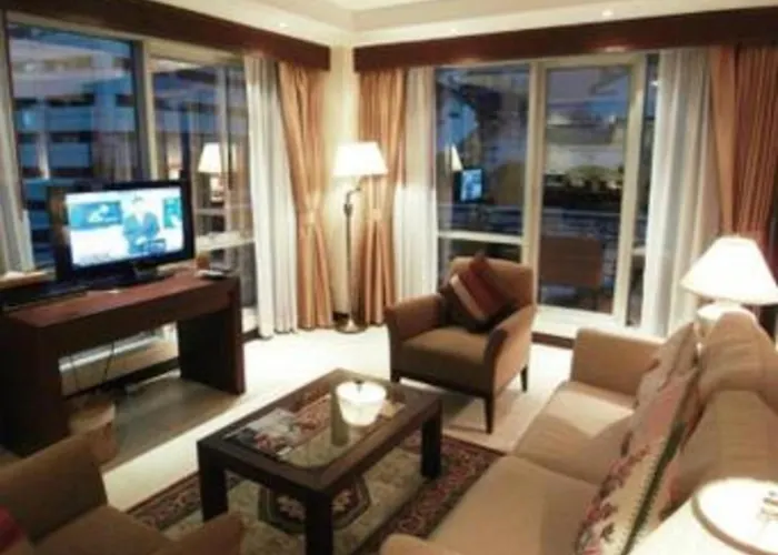 Hotel De Arni 4*