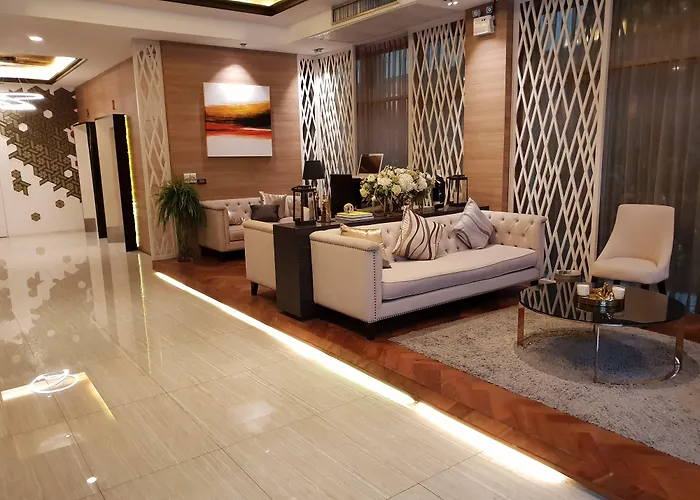 Hotel De Arni 4*